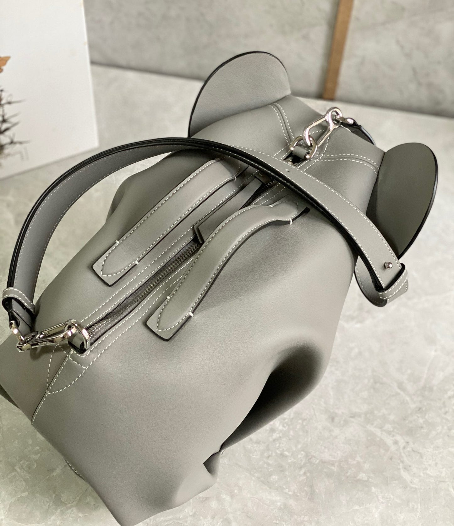 Loewe Elephant Shoulder Bag(35x16x23cm)
