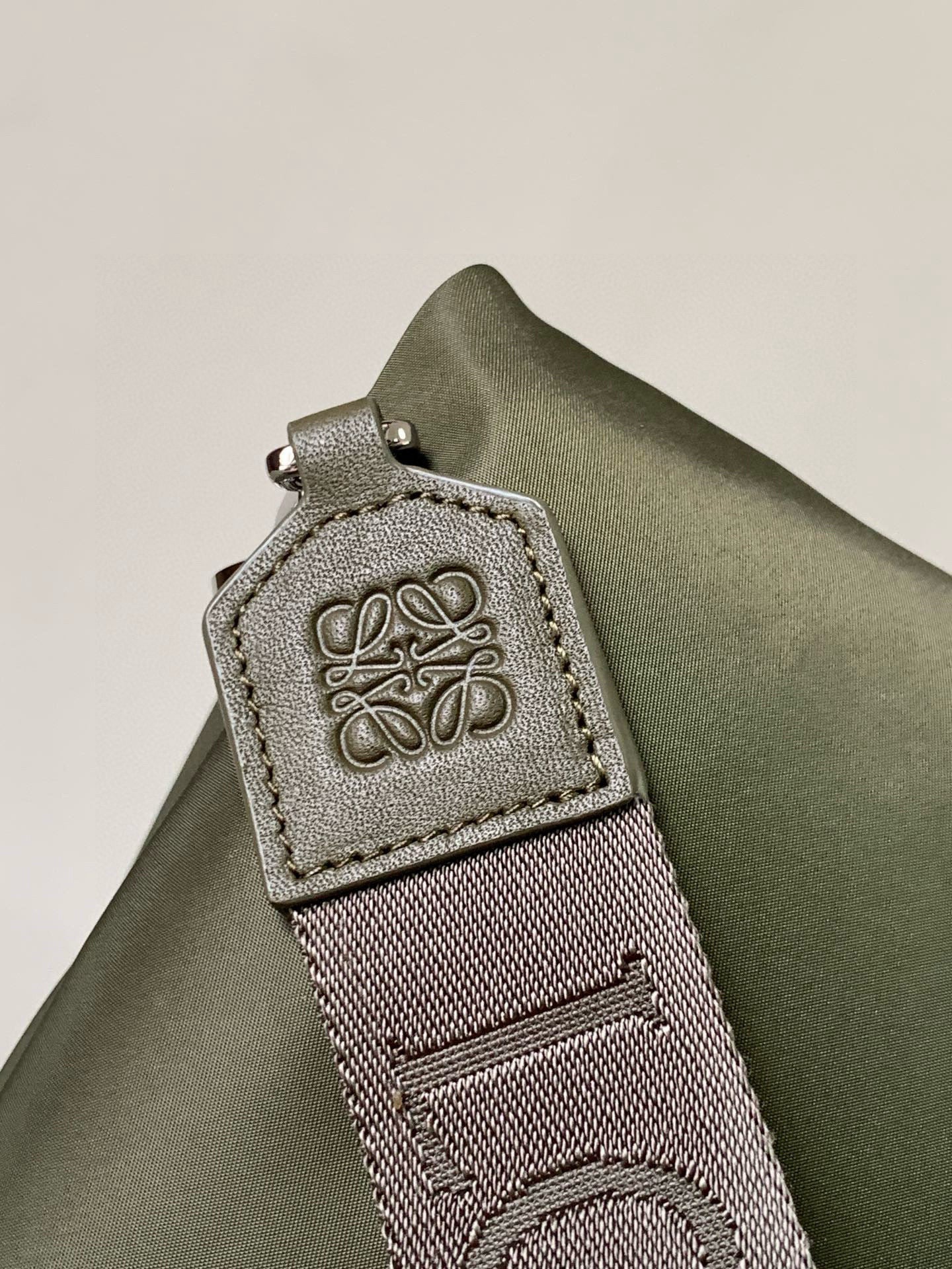 Loewe Messenger Bag 30x20.5x10CM