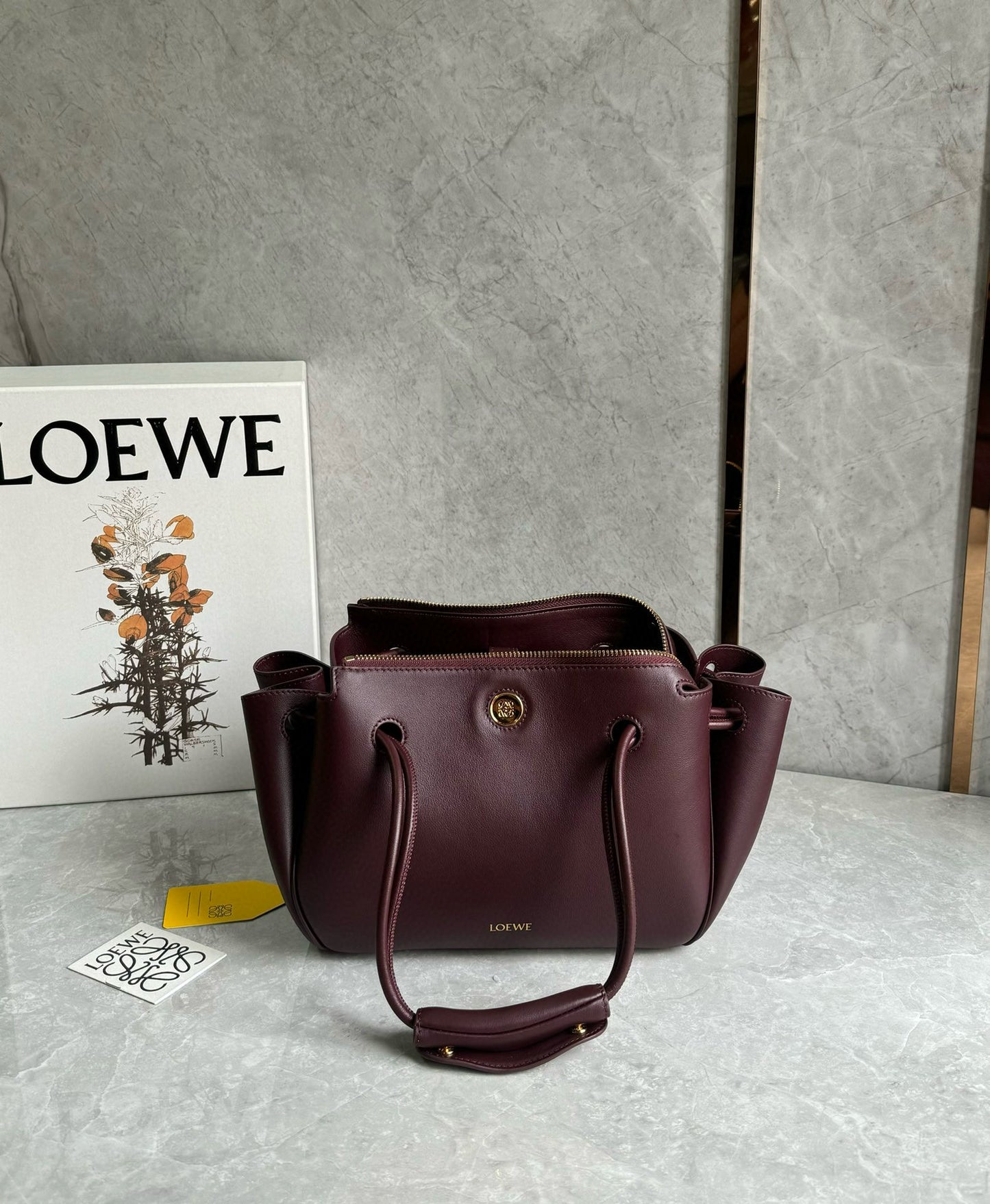 Loewe Madrid Handle Bag(23.5x10x19cm)
