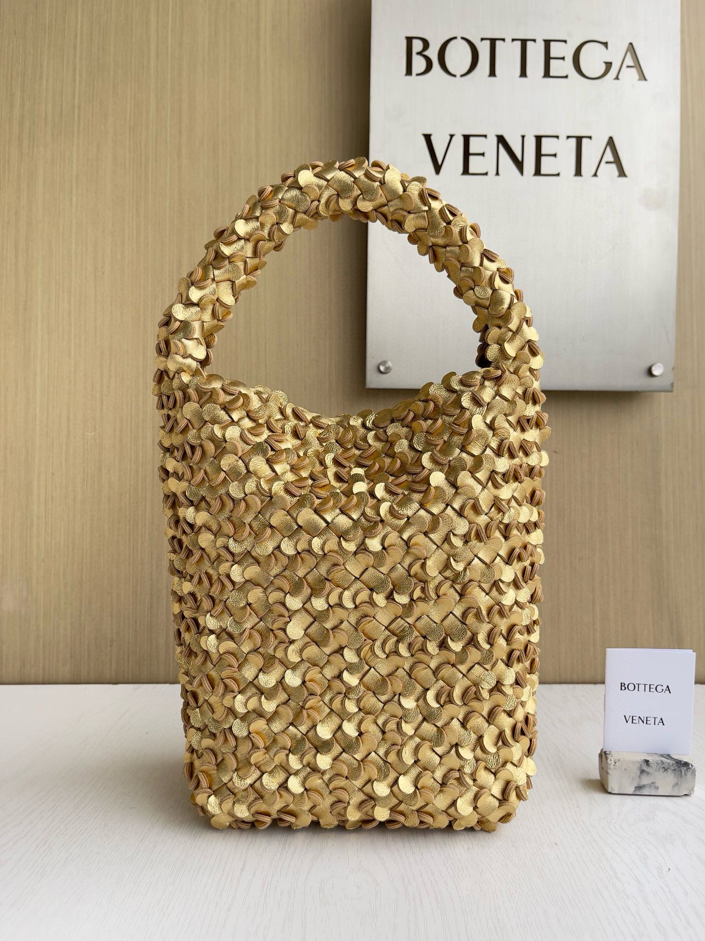 BV Cabat Bucket Bag