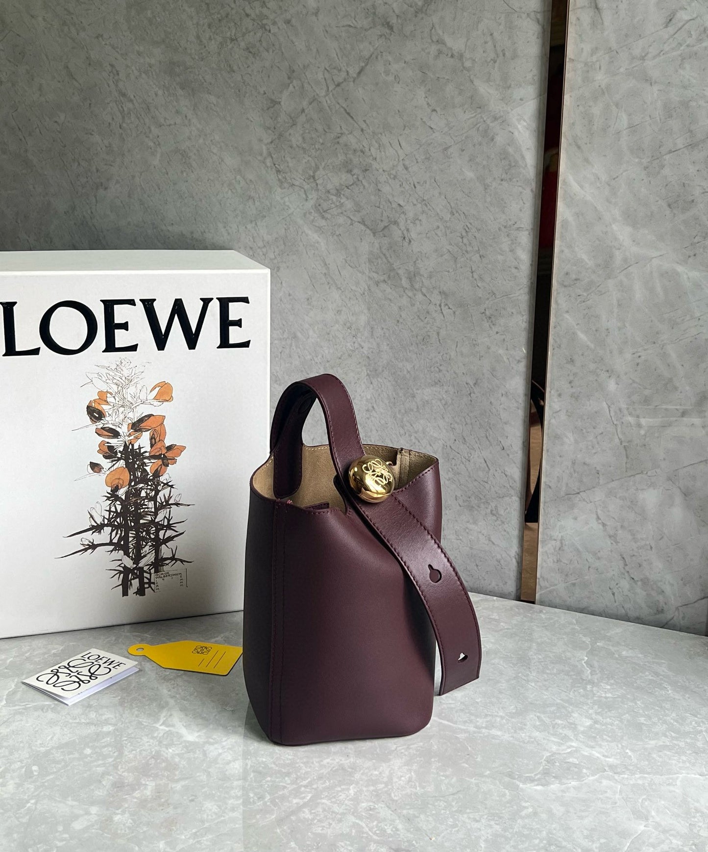 Loewe Pebble Bucket Bag(16x16x19.5cm)