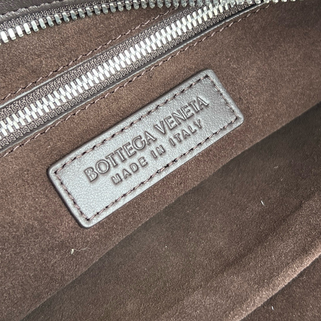 BV Woven Bag 38x24x2CM