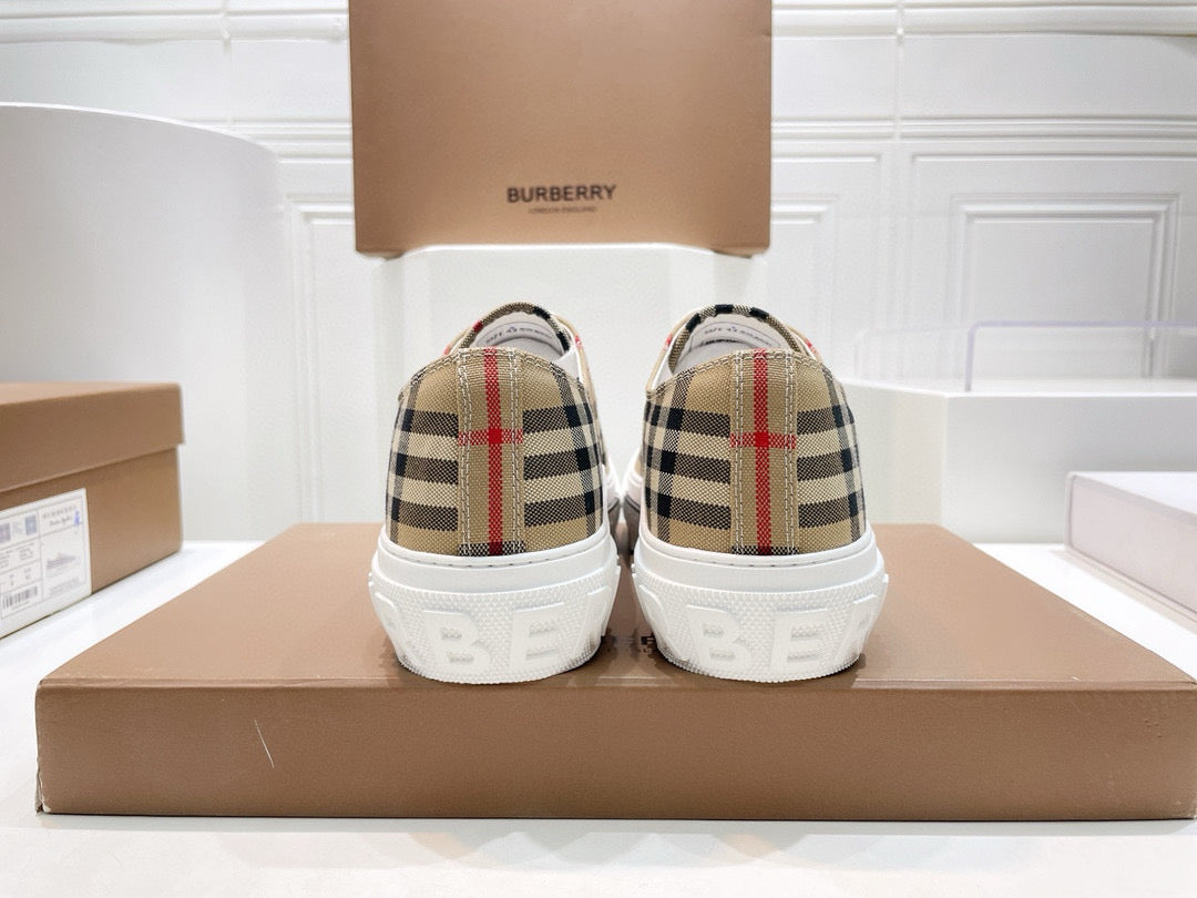 Burberry Sneakers