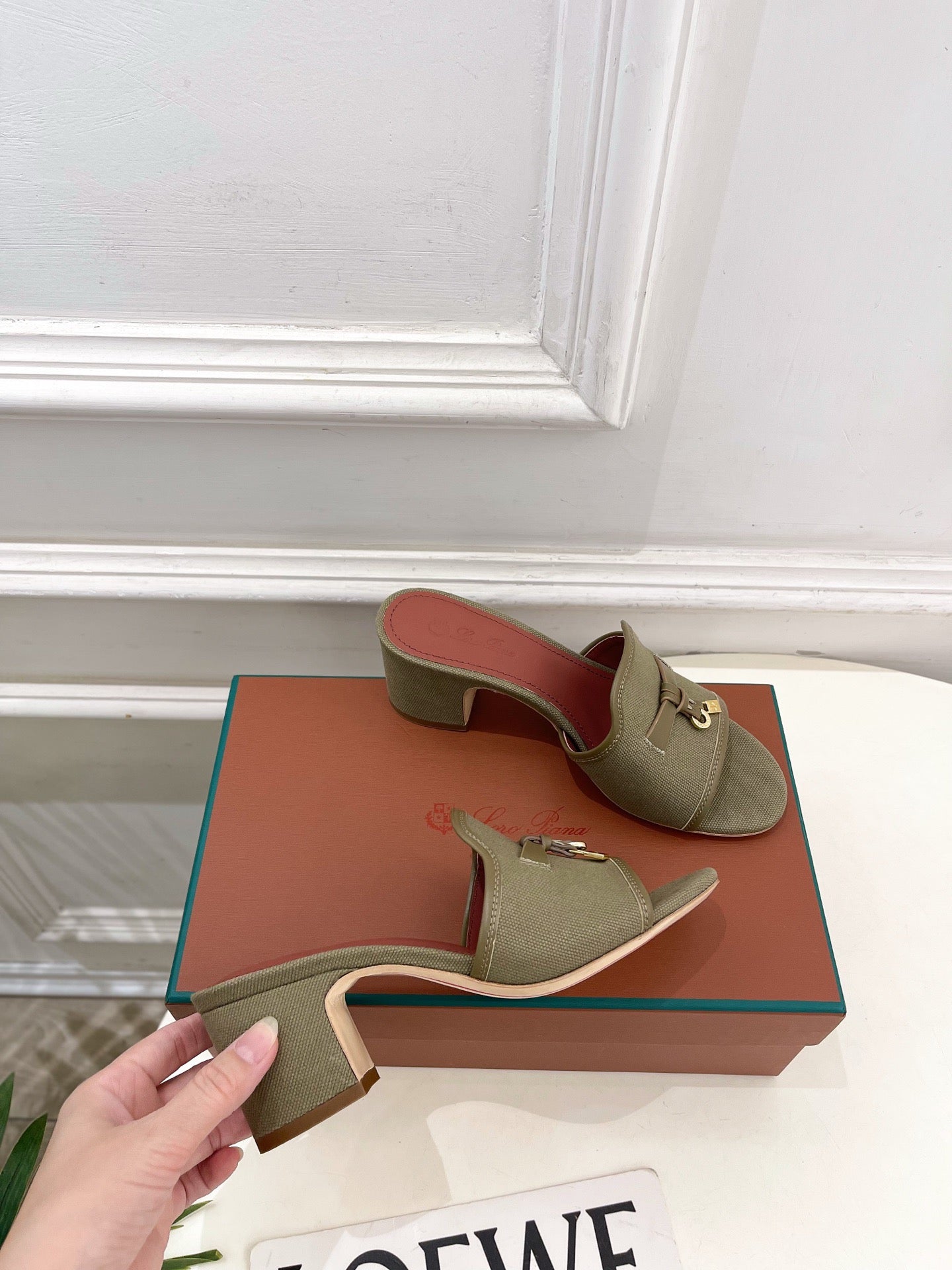 LP Sandals