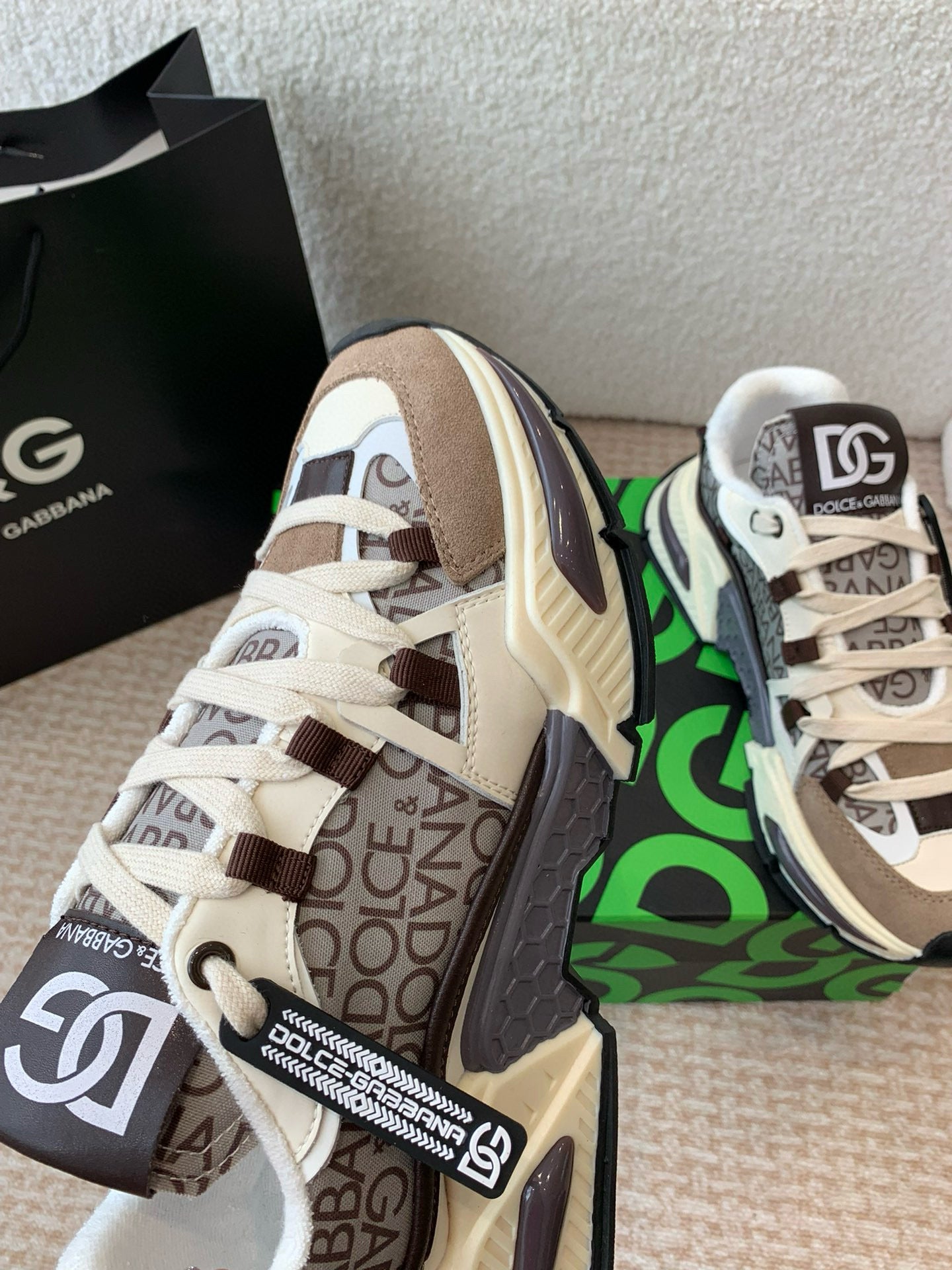 DG Sneakers