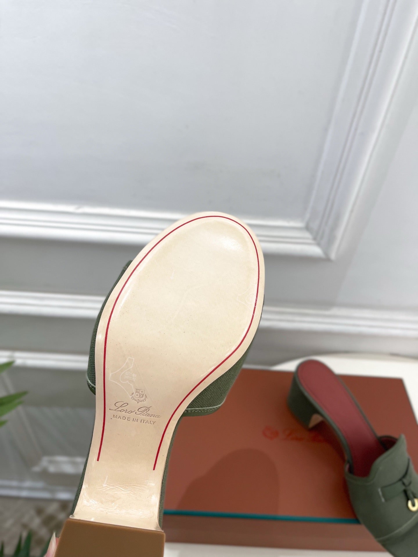 LP Sandals