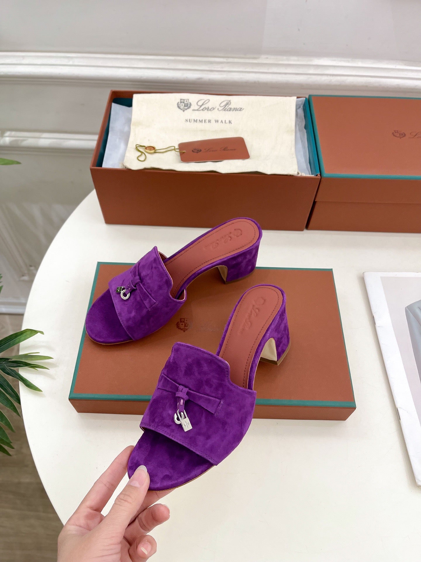 LP Sandals