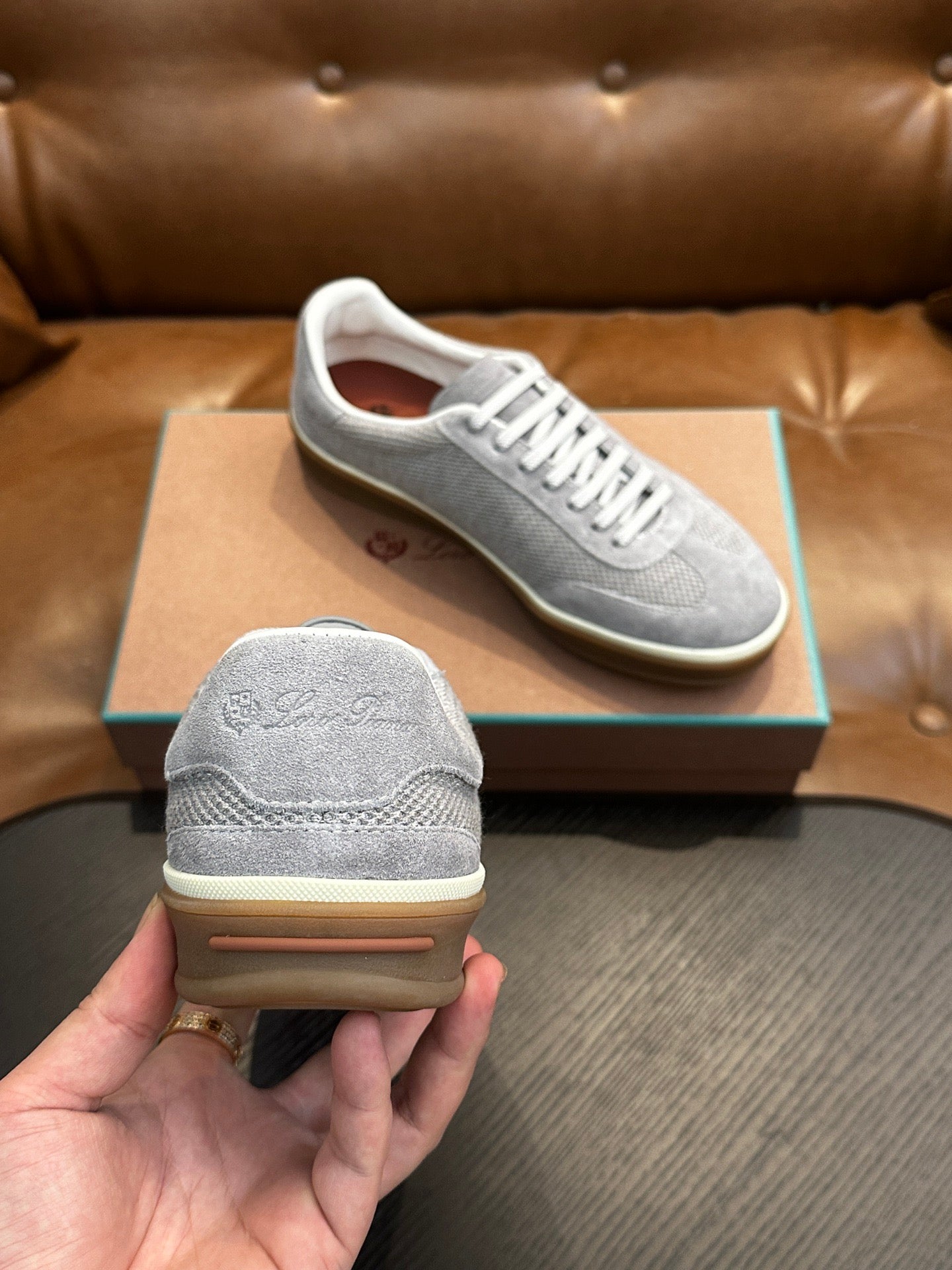 LP Sneakers