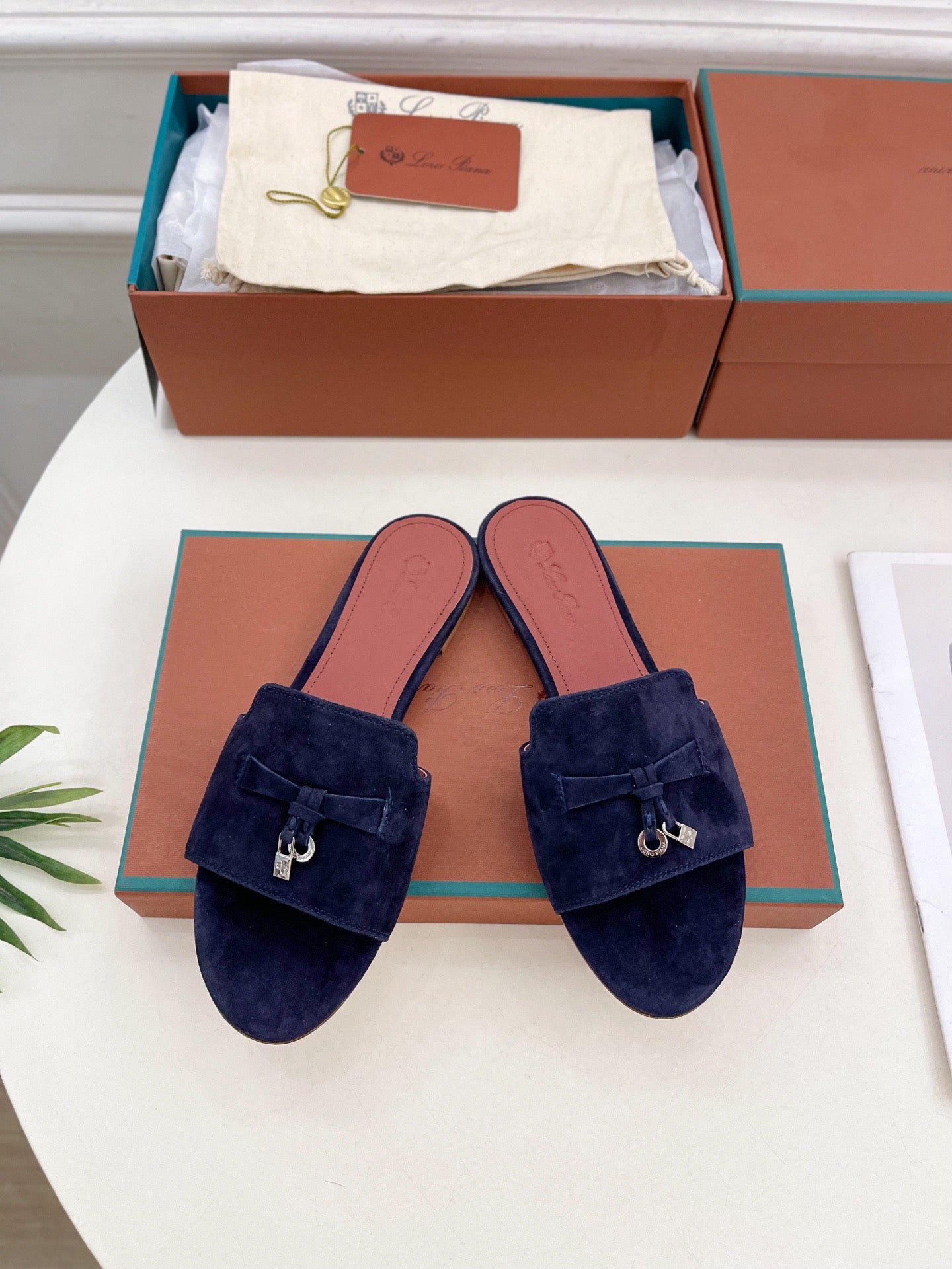LP Sandals