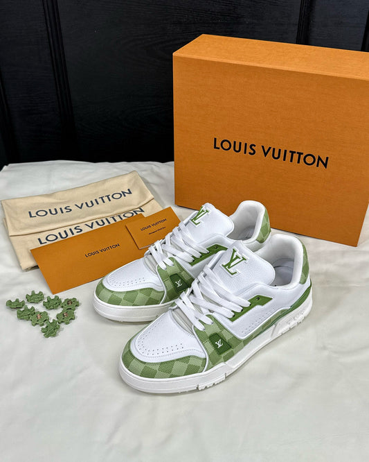 Lv Trainer