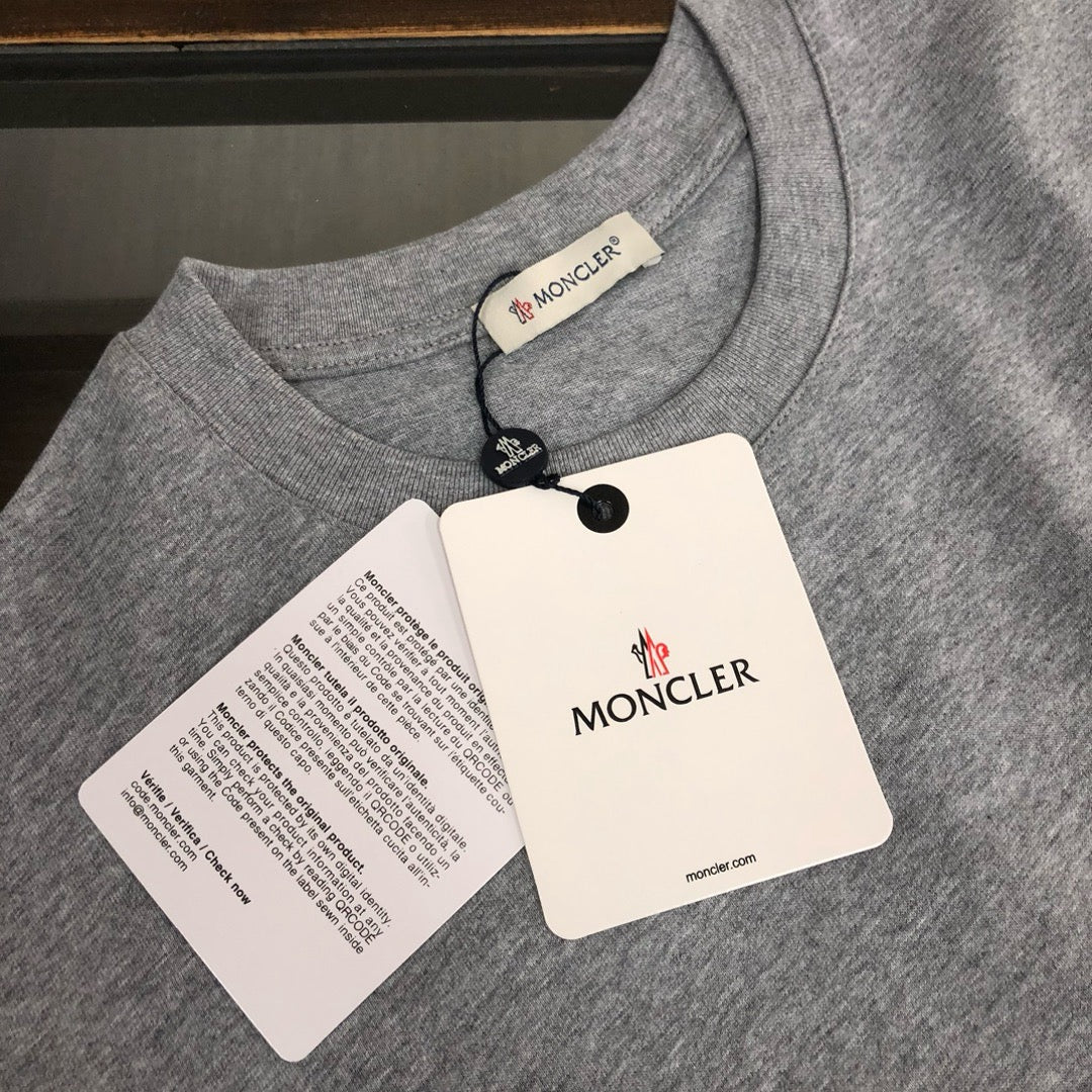 Moncler T-shirt