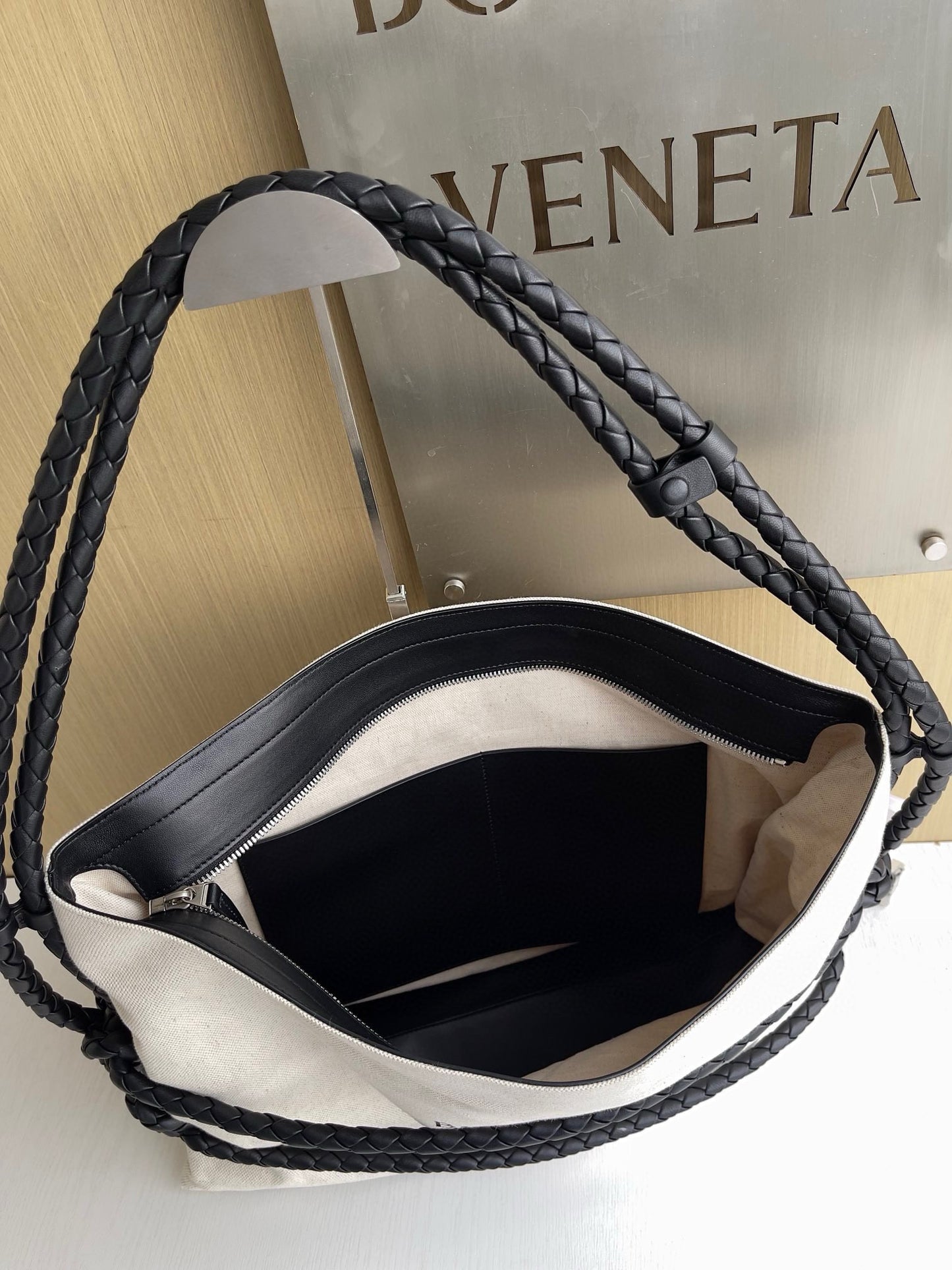 BV Quadronna Canvas Tote Bag 50x10x34cm
