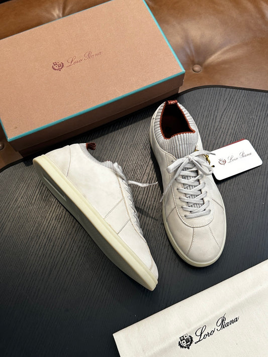 LP Sneakers