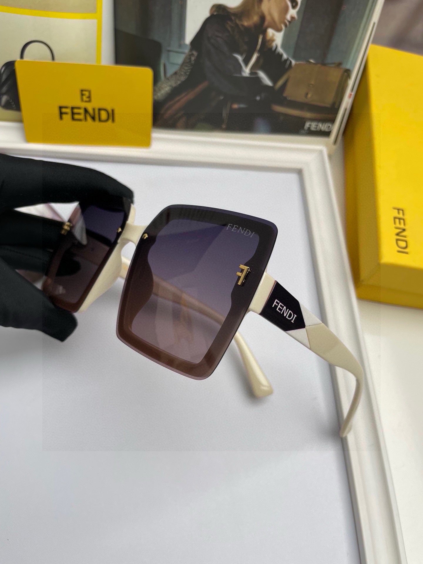 gafas de sol fendi