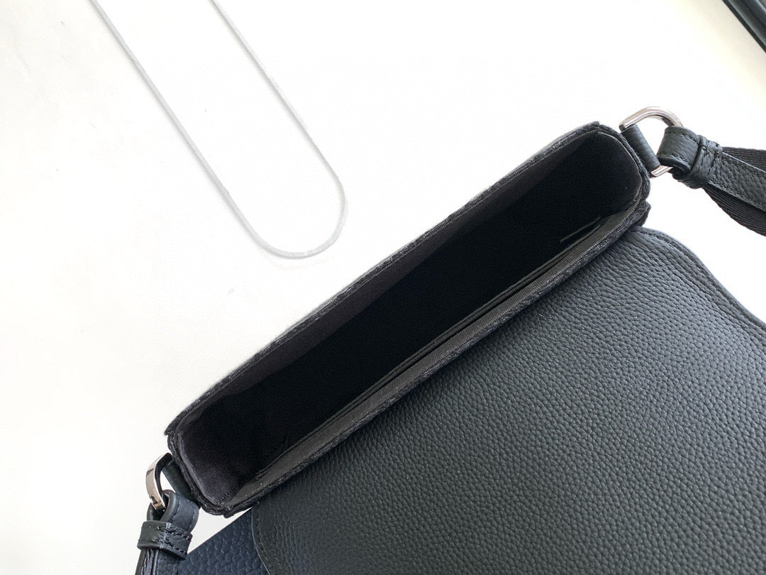 CD Saddle Bag