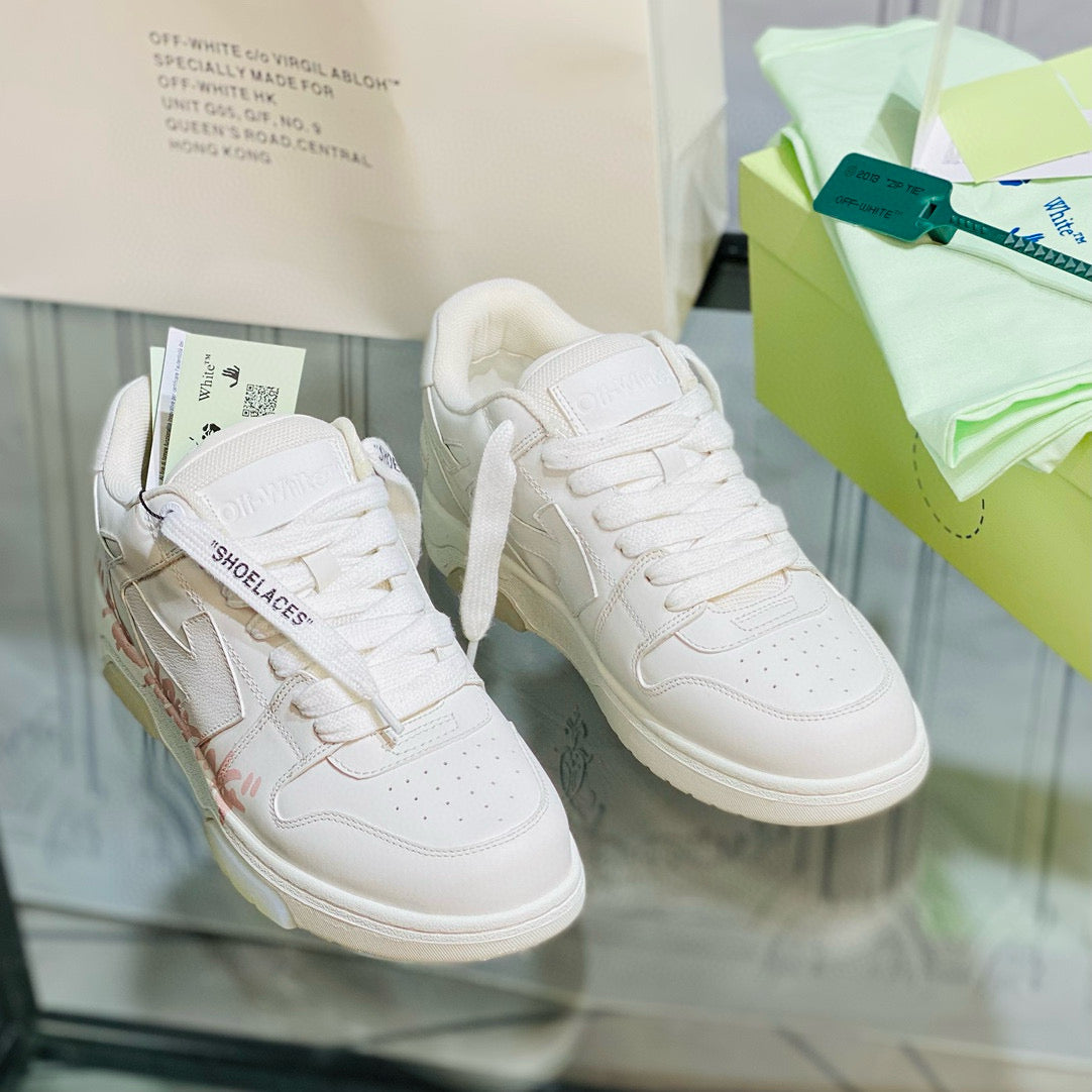 Off-White Sneaker