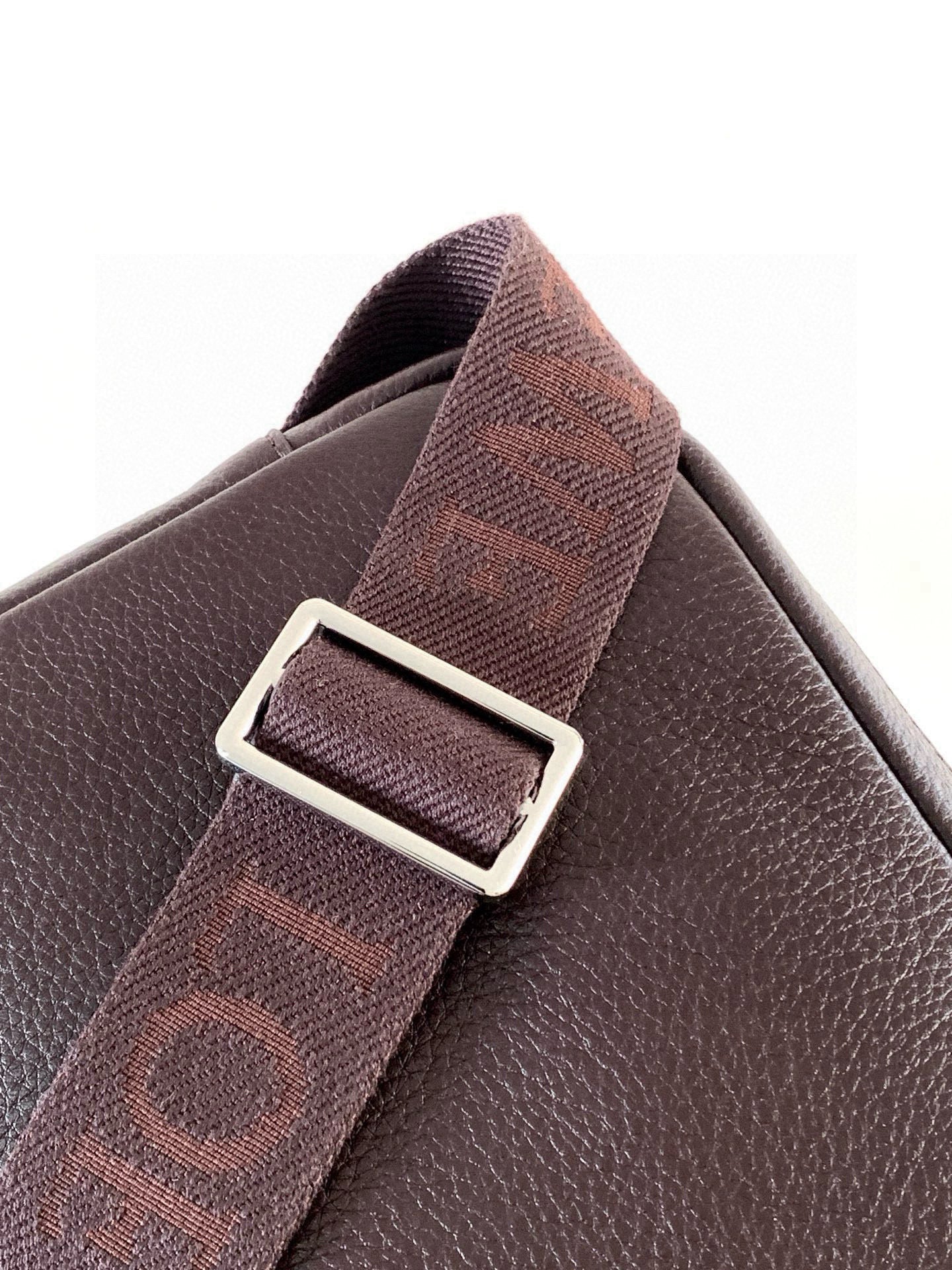 Loewe Messenger Bag 23x18x9CM