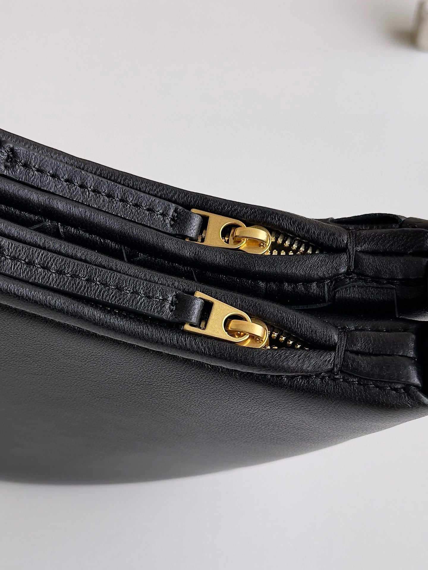 BV Gemelli Messenger Bag