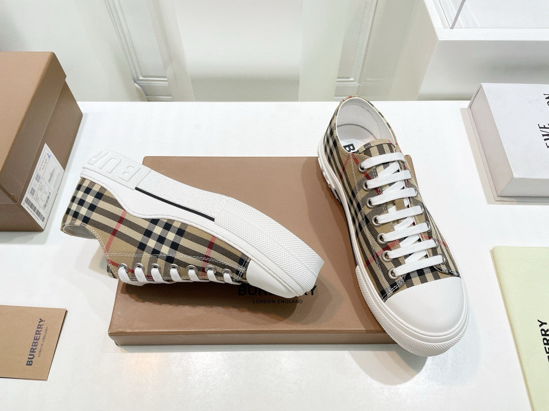 Burberry Sneakers