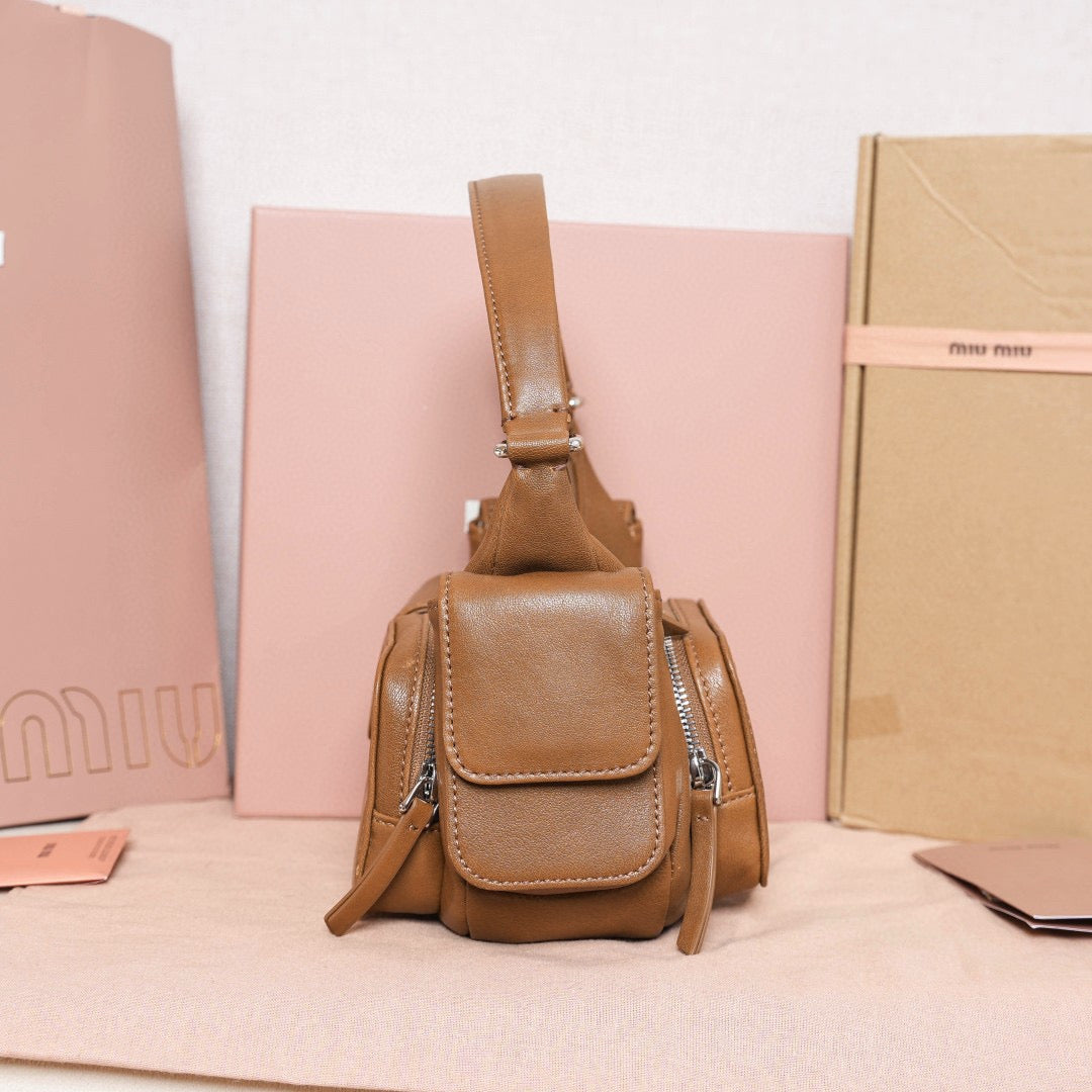 Miu Miu Handbag 21x12x6cm