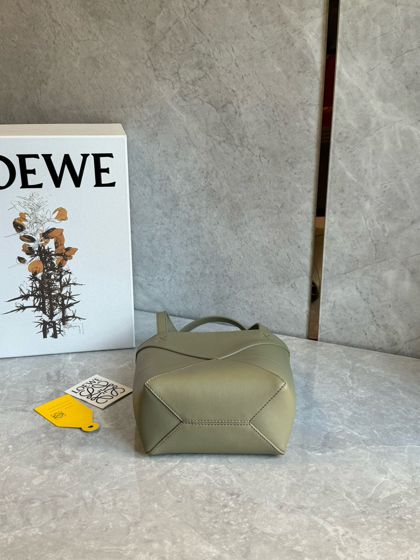 Loewe Puzzle Fold Tote Bag(20x16.5x9.5cm)