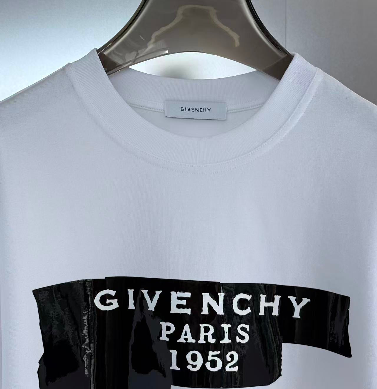 Givenchy T-Shirt