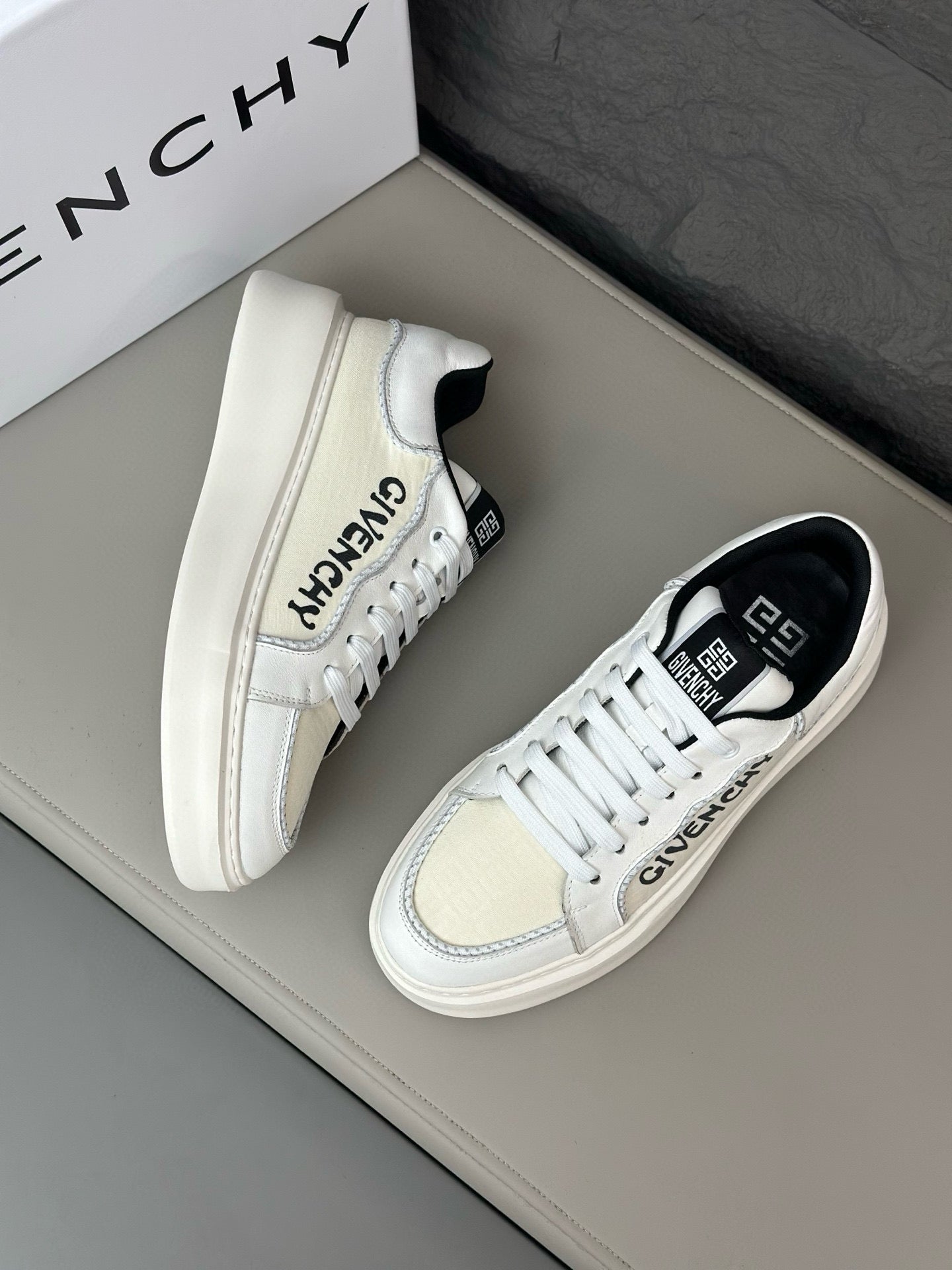 Givenchy Sneakers