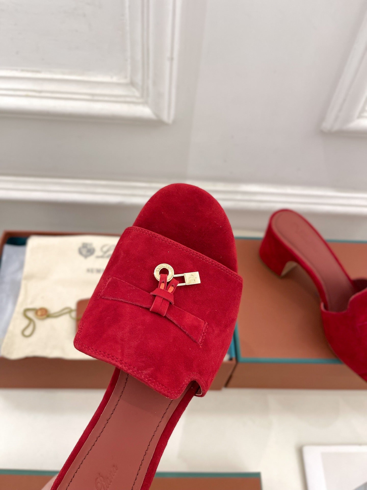 LP Sandals