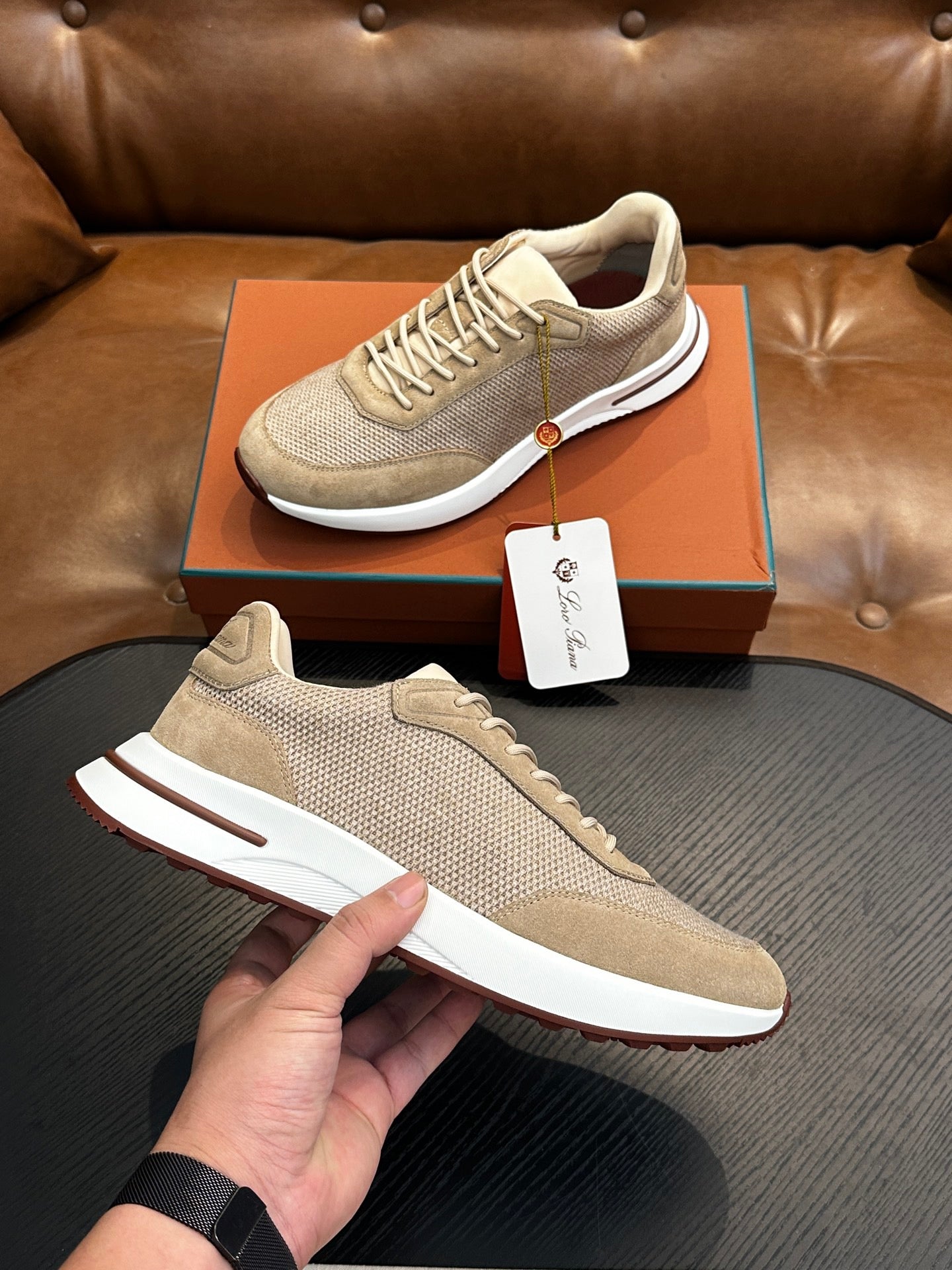 LP Sneakers