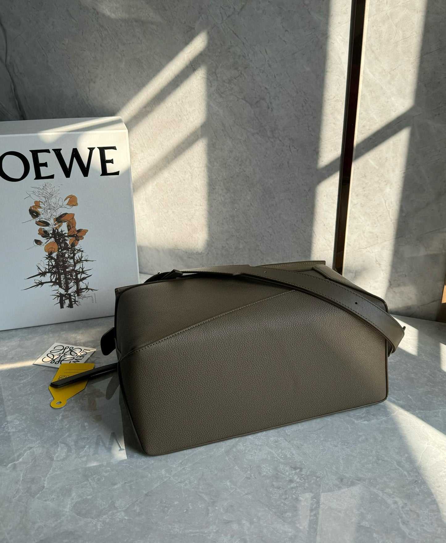 Loewe Puzzle Shoulder Bag(33x21x17cm)