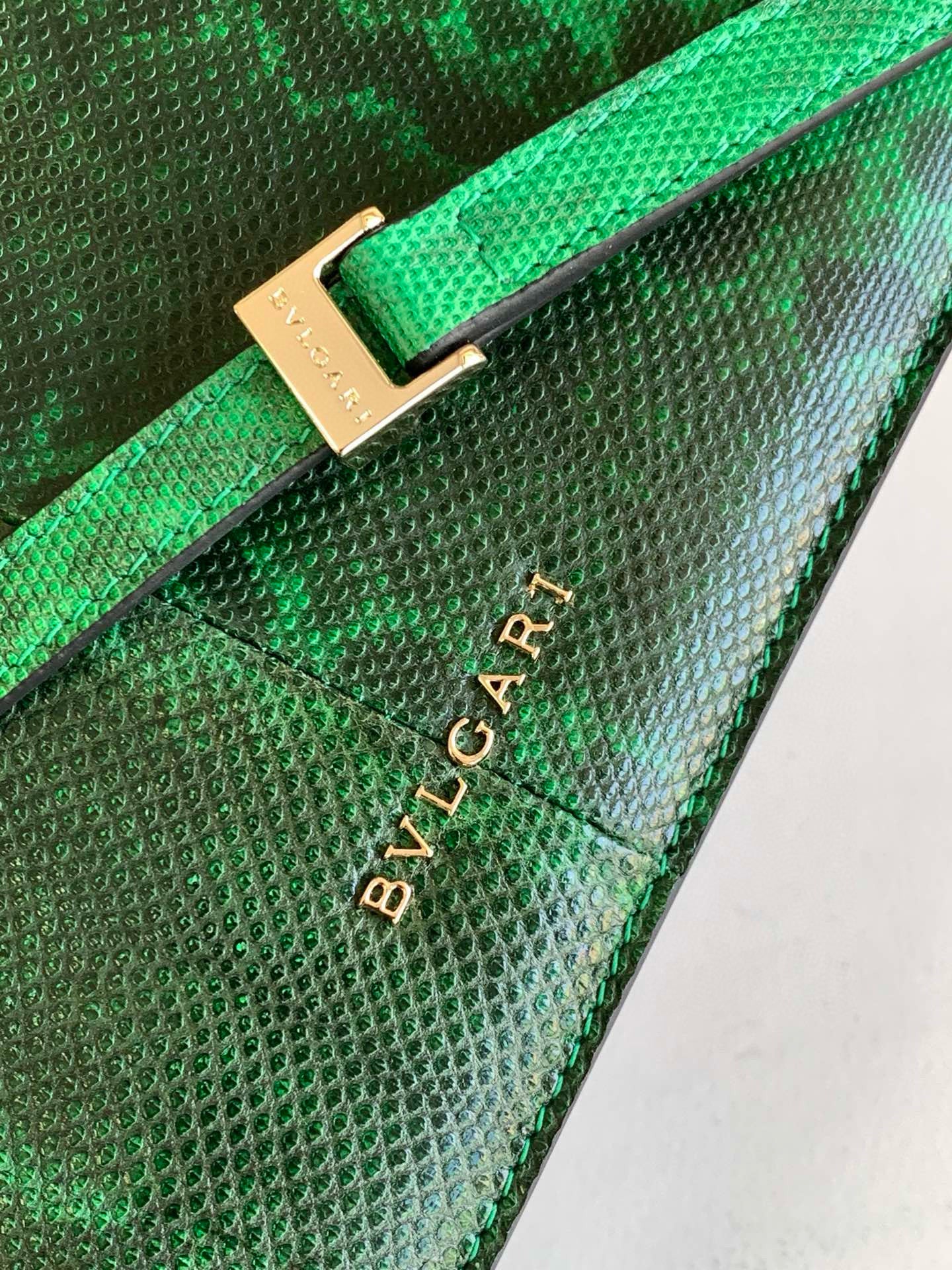Bvlgari Serpenti Forever East-West Bag(22CM*15CM*4.5CM)