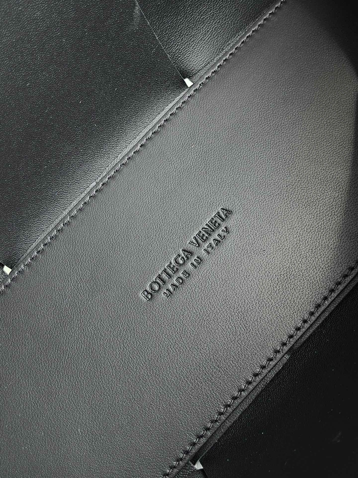 Bottega Veneta Tote Mini