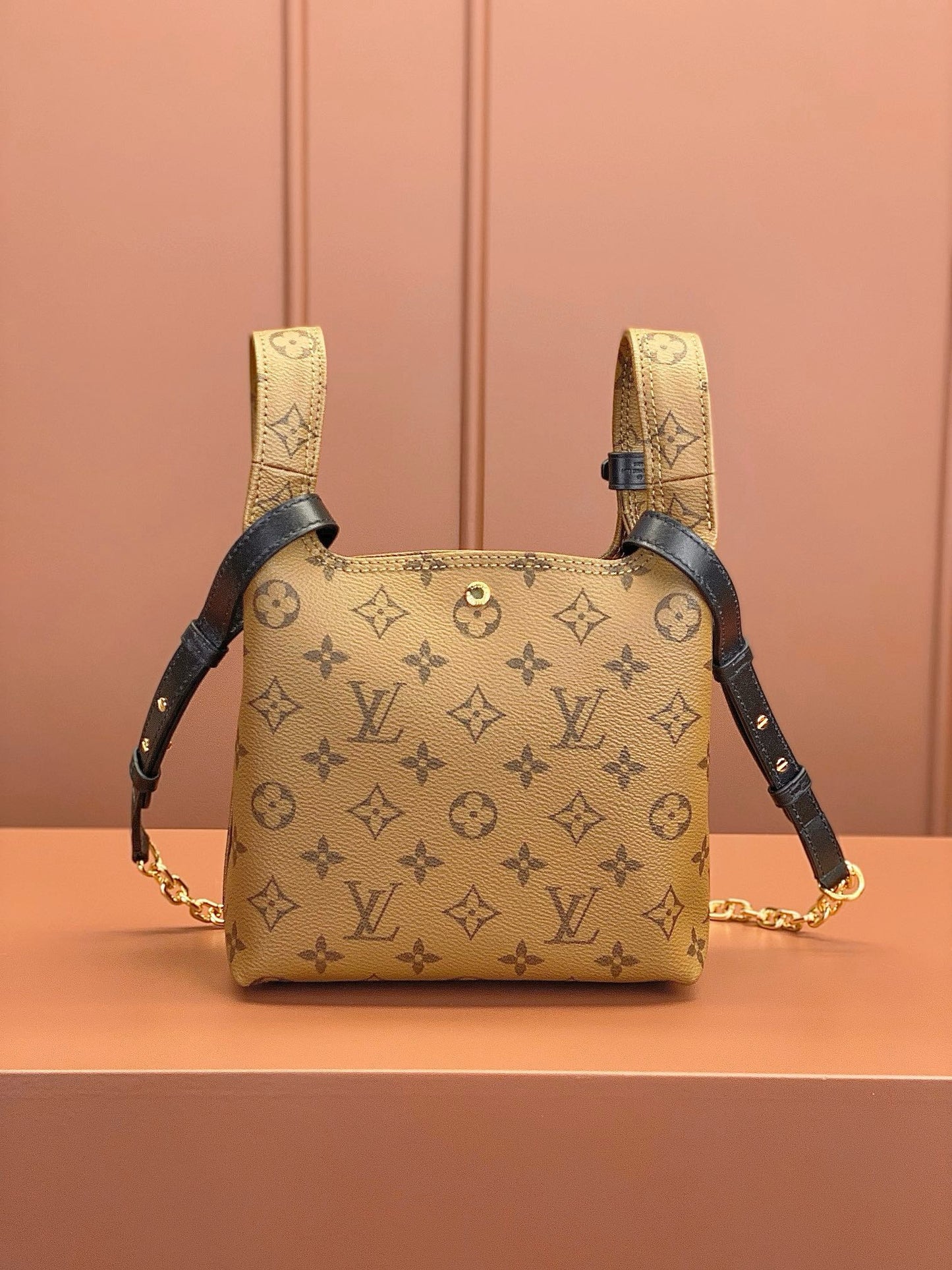 LV Atlantis BB M46816