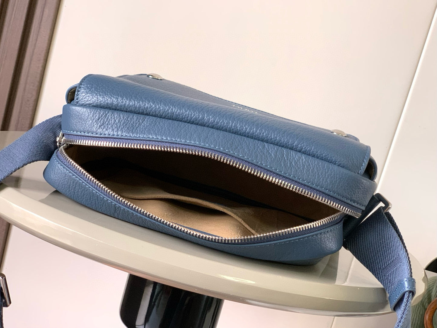 Loewe Messenger Bag 23x18x9CM