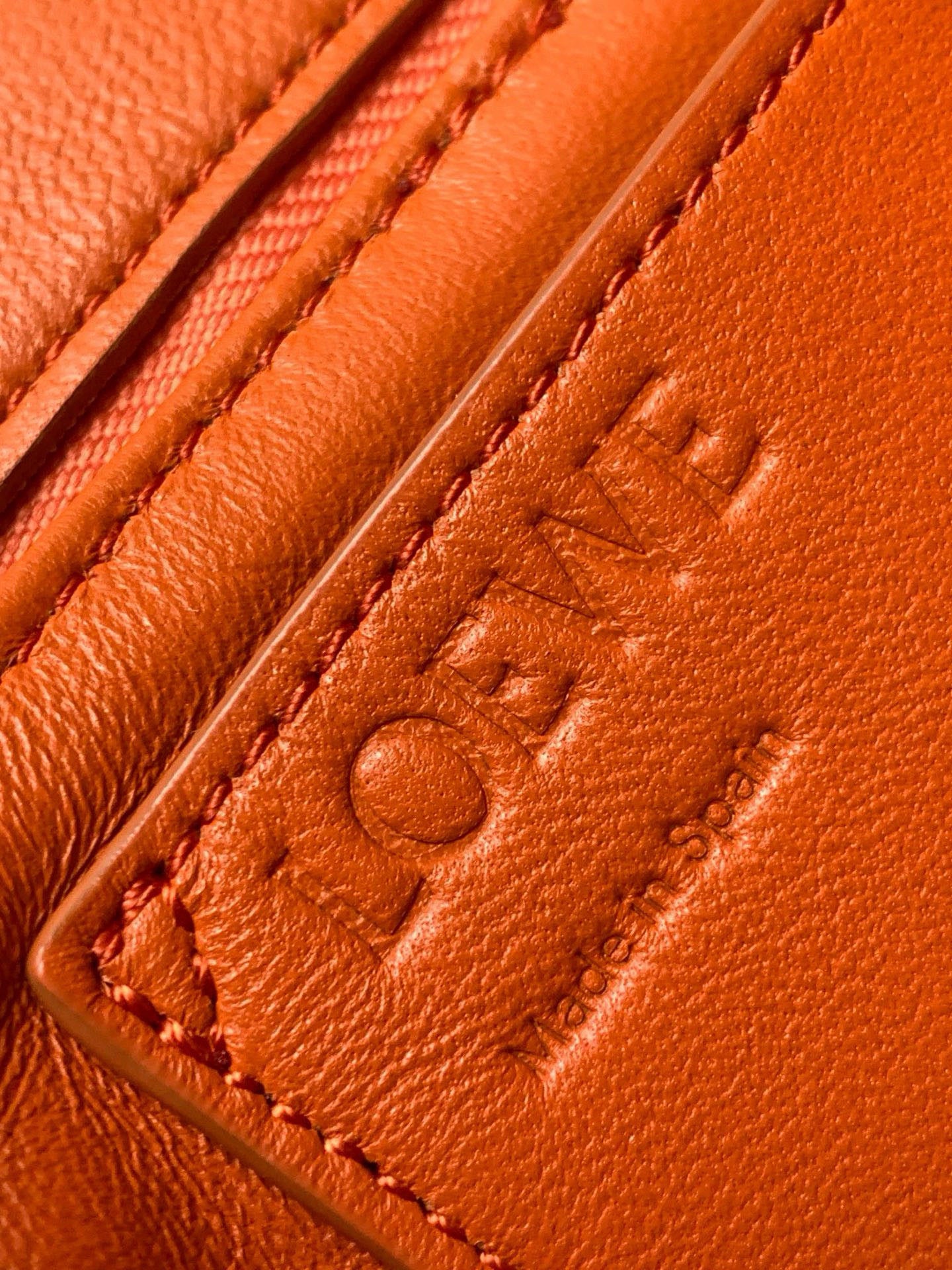 Loewe Messenger Bag 23x17x9CM