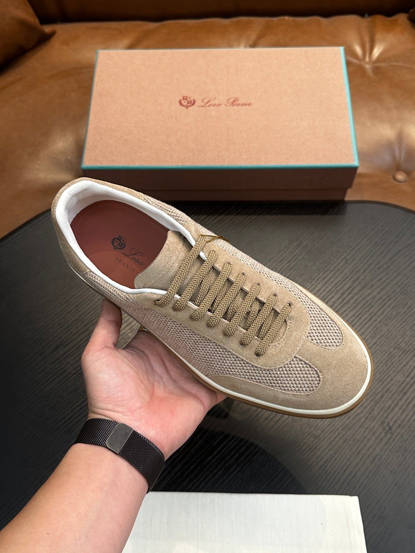 LP Sneakers