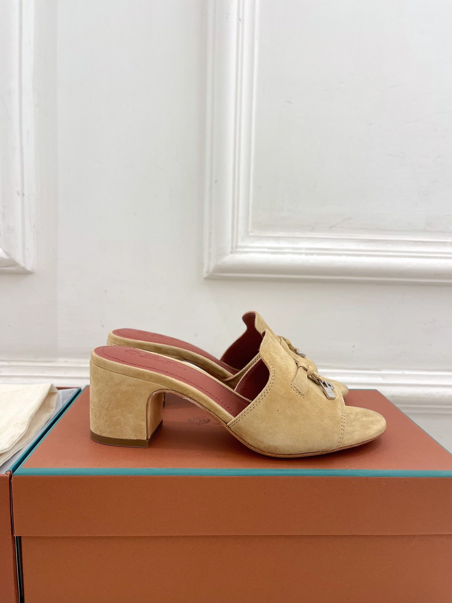 LP Sandals