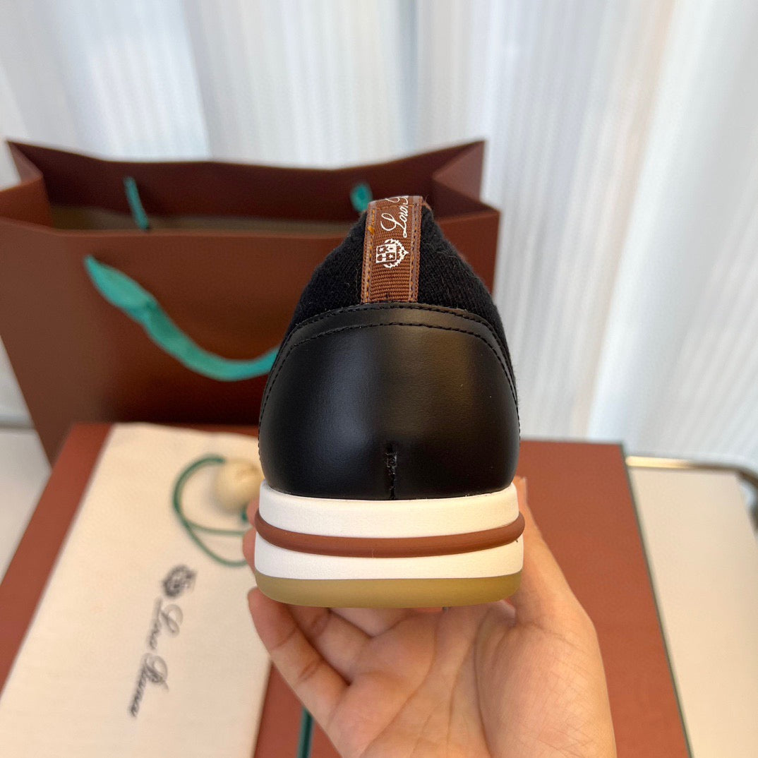 LP Sneakers