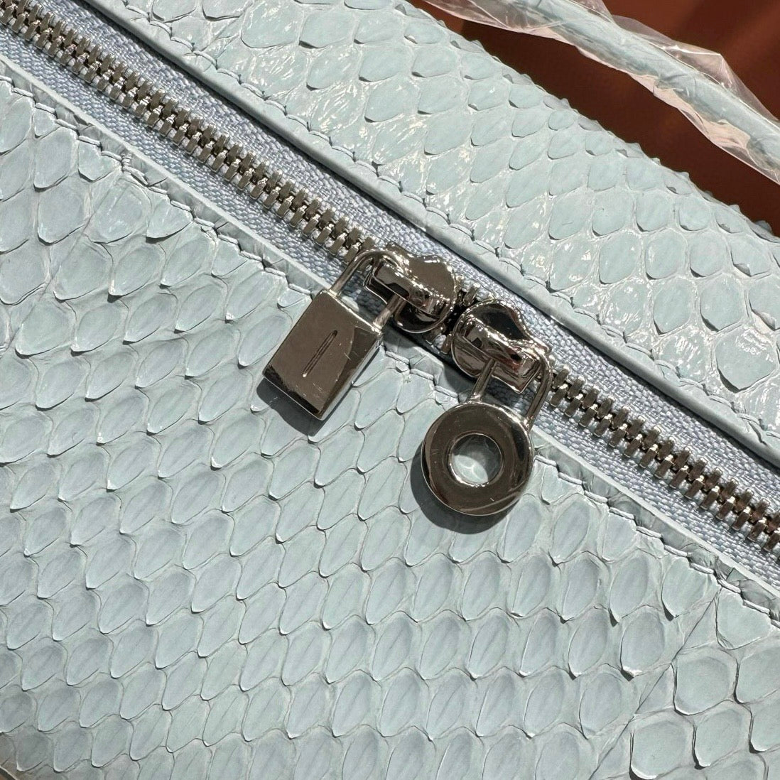 LP Extra Pocket L19 Handbag
