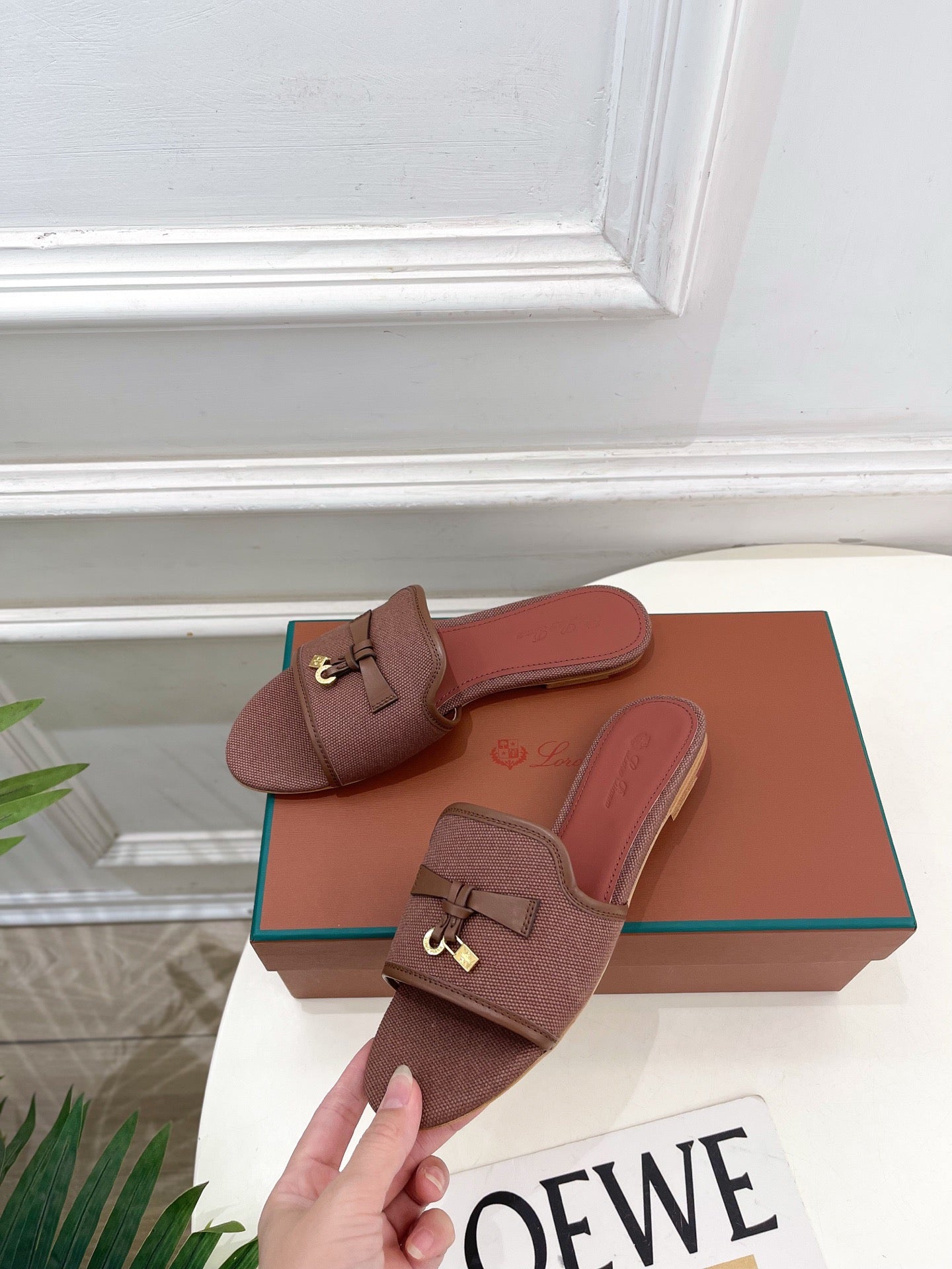 LP Sandals