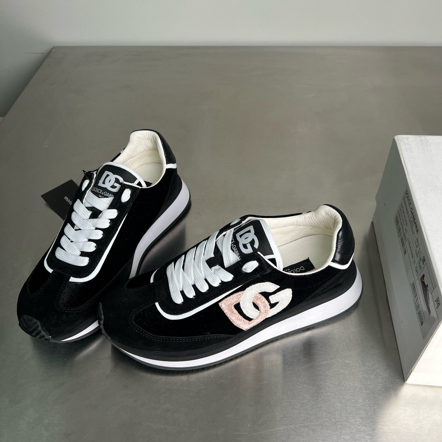 DG Sneakers