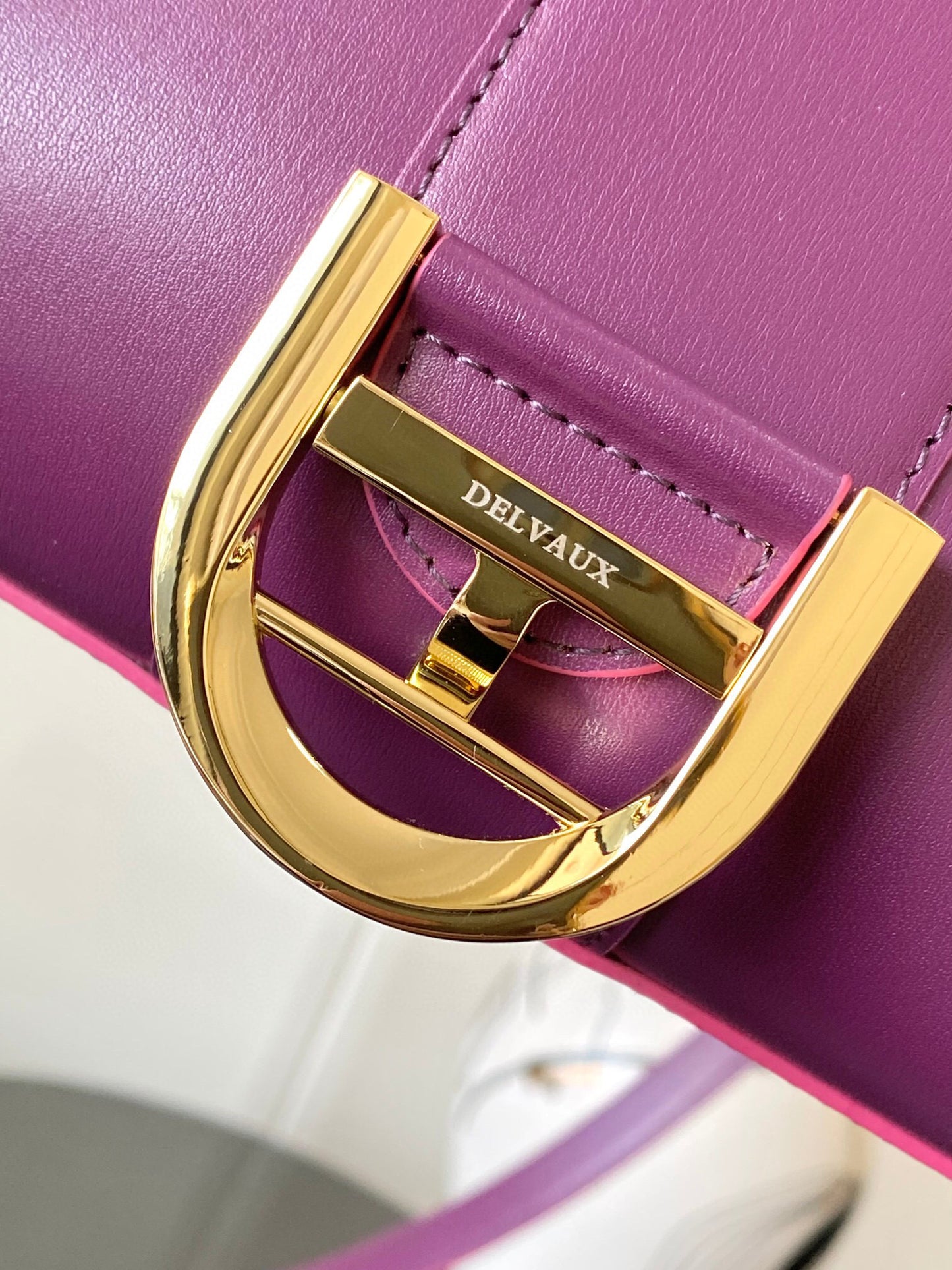 Delvaux Sling Bag (20＊10＊16 cm)