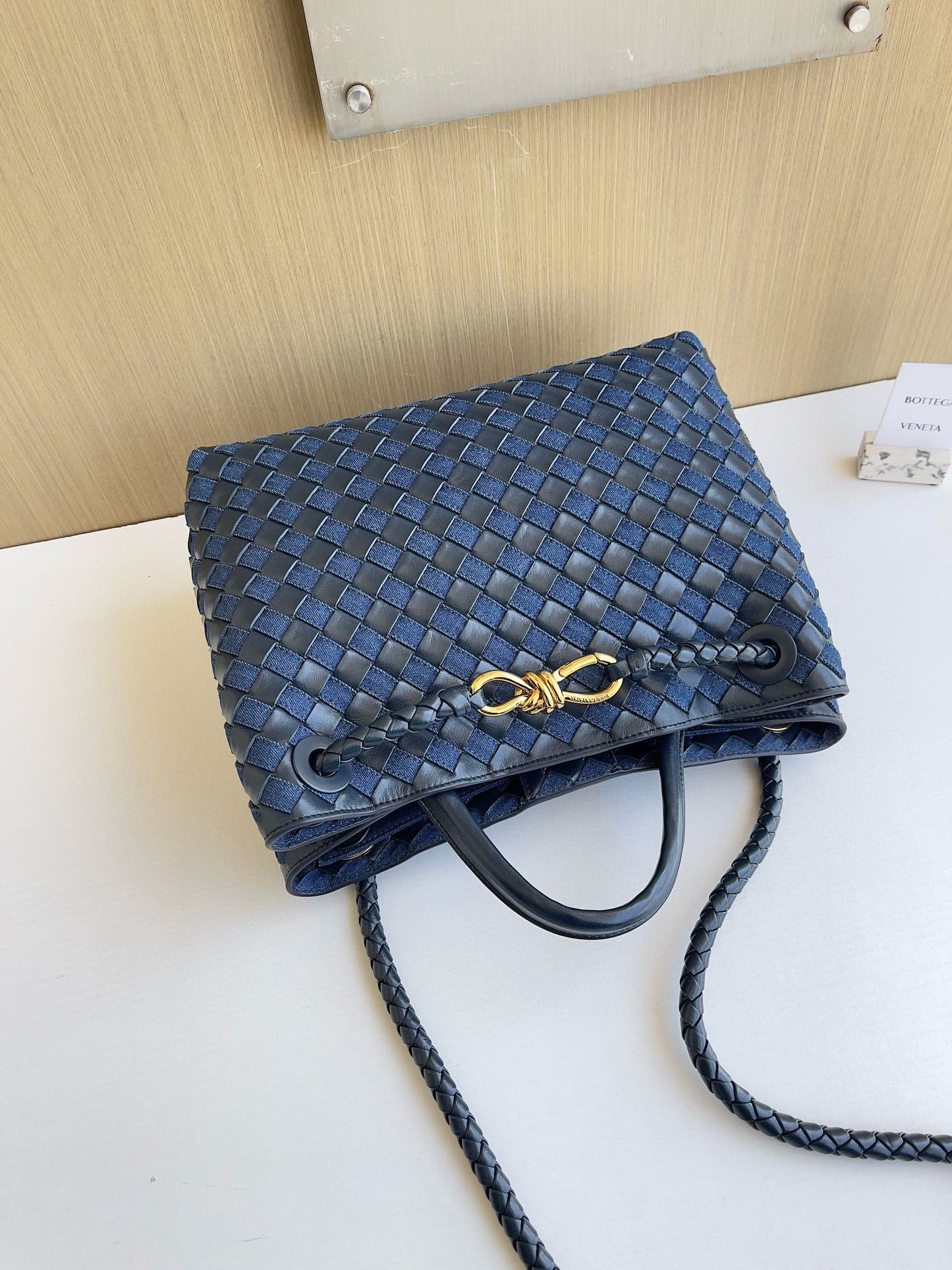 BV Andiamo Handbag