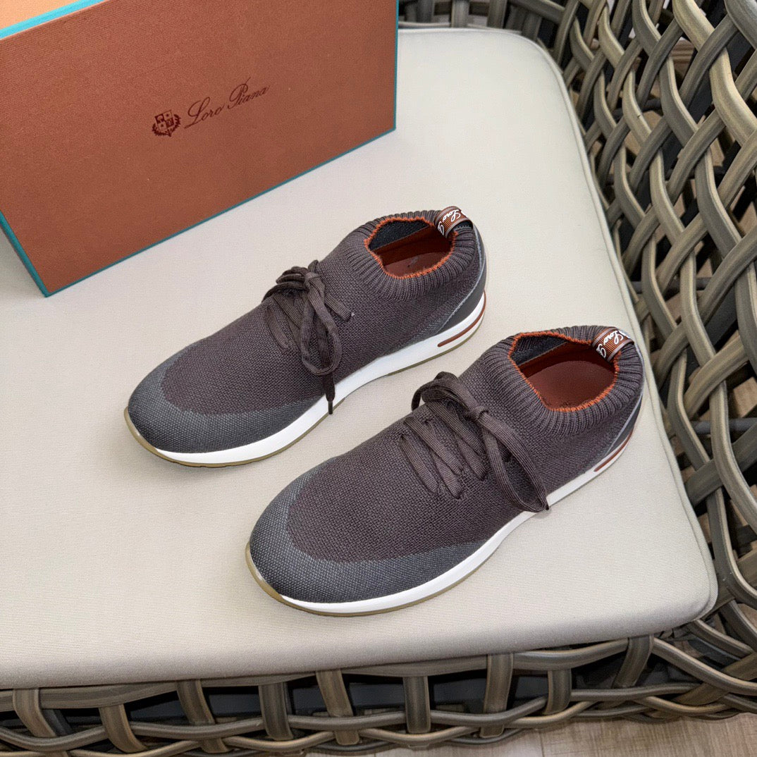 LP Sneakers