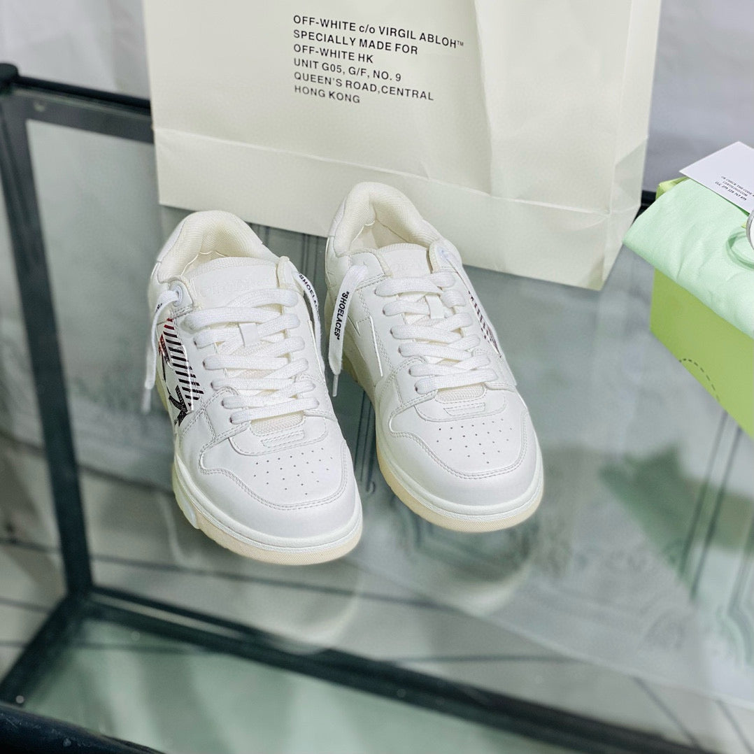 Off-White Sneaker