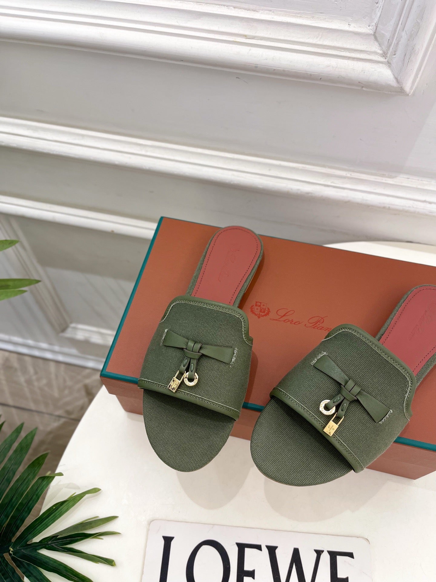LP Sandals
