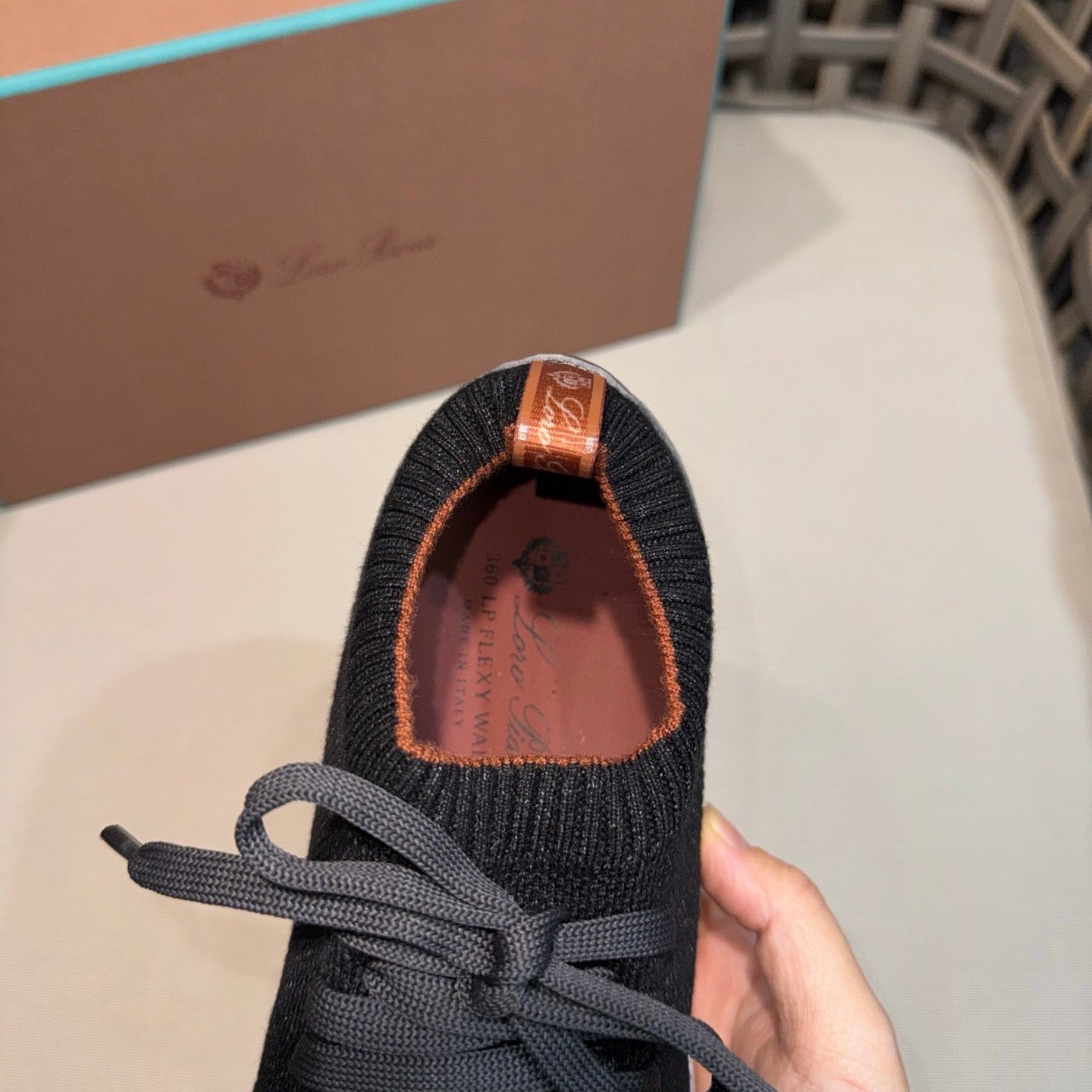 LP Sneakers