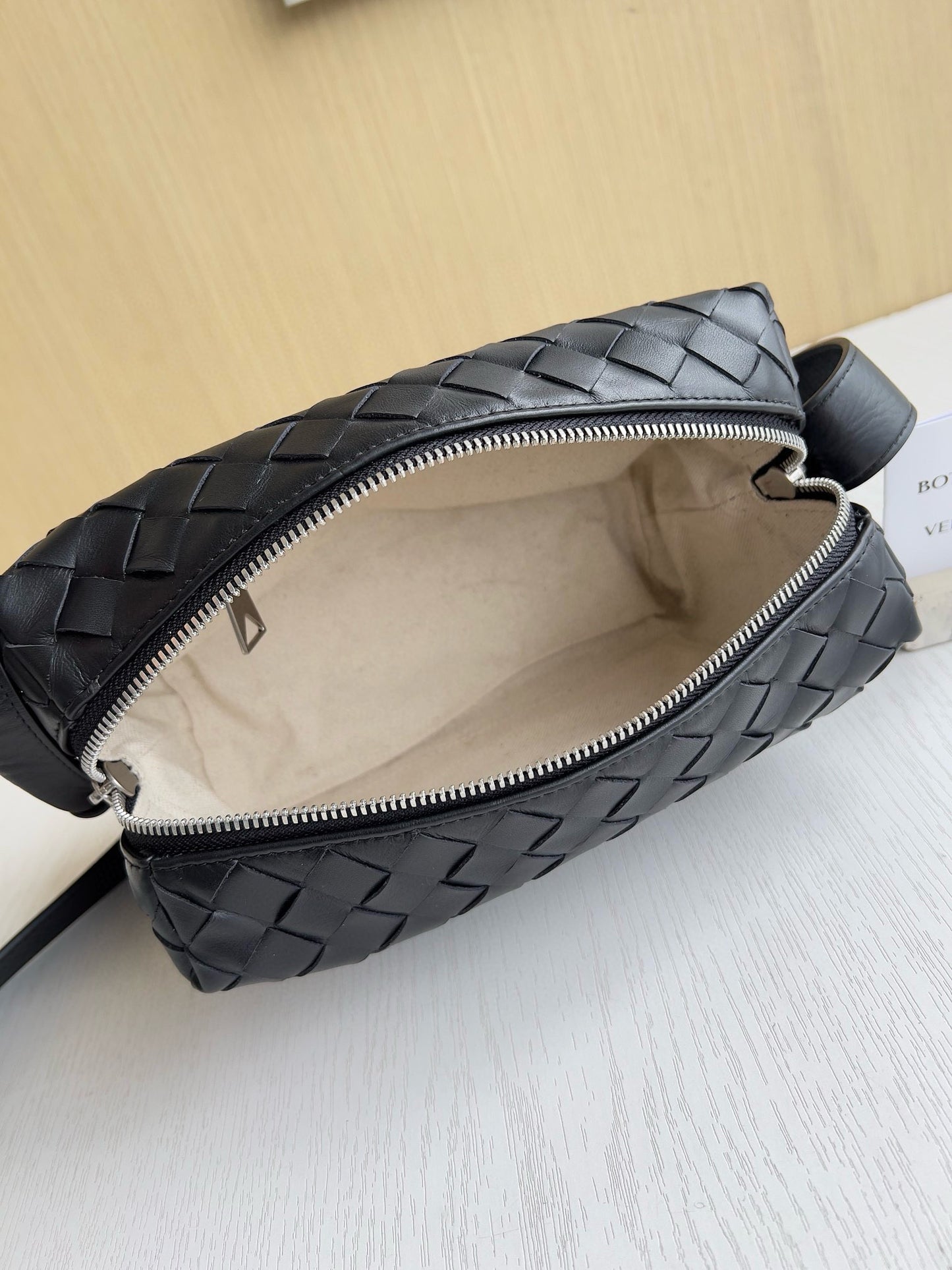 BV Intrecciato Loop Camera Bag