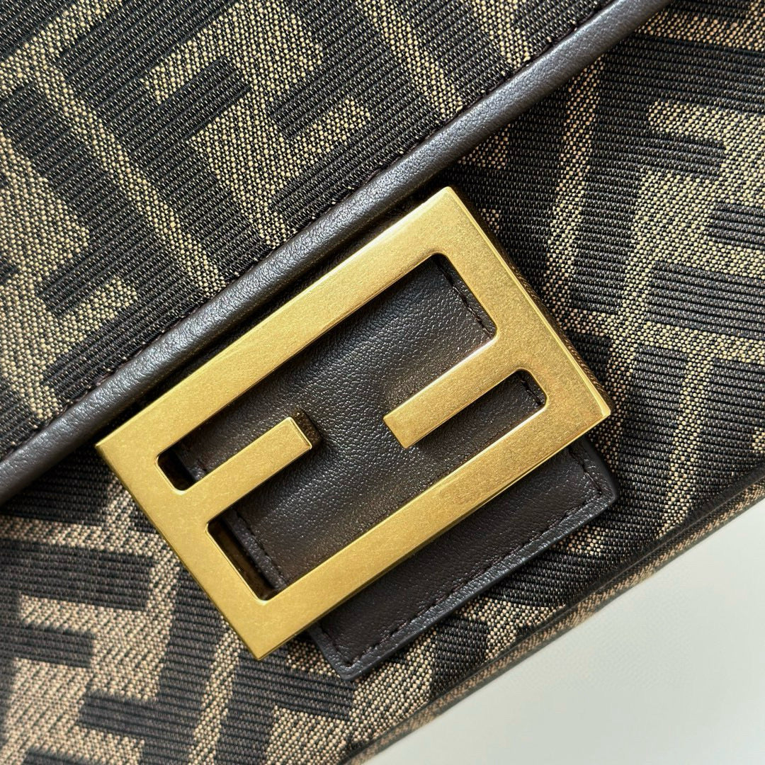 Fendi Baguette Chain Midi