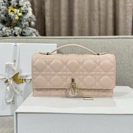 Dior WOC